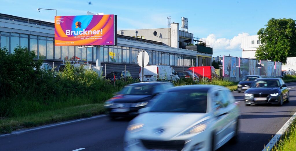 Brucker (Land OÖ) Kampagne auf Popp Vision LED-Wall (DOOH) in Wels