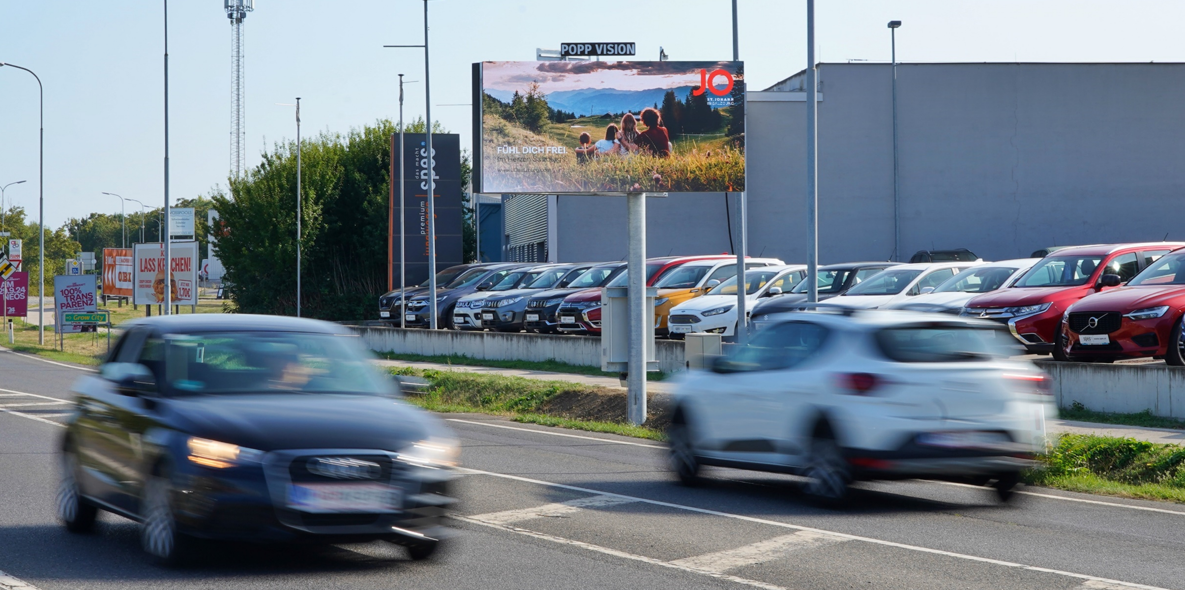 Tourismusverband TVB St. Johann in Salzburg Kampagne auf Popp Vision LED-Wall (DOOH) in Brunn a. Gebirge